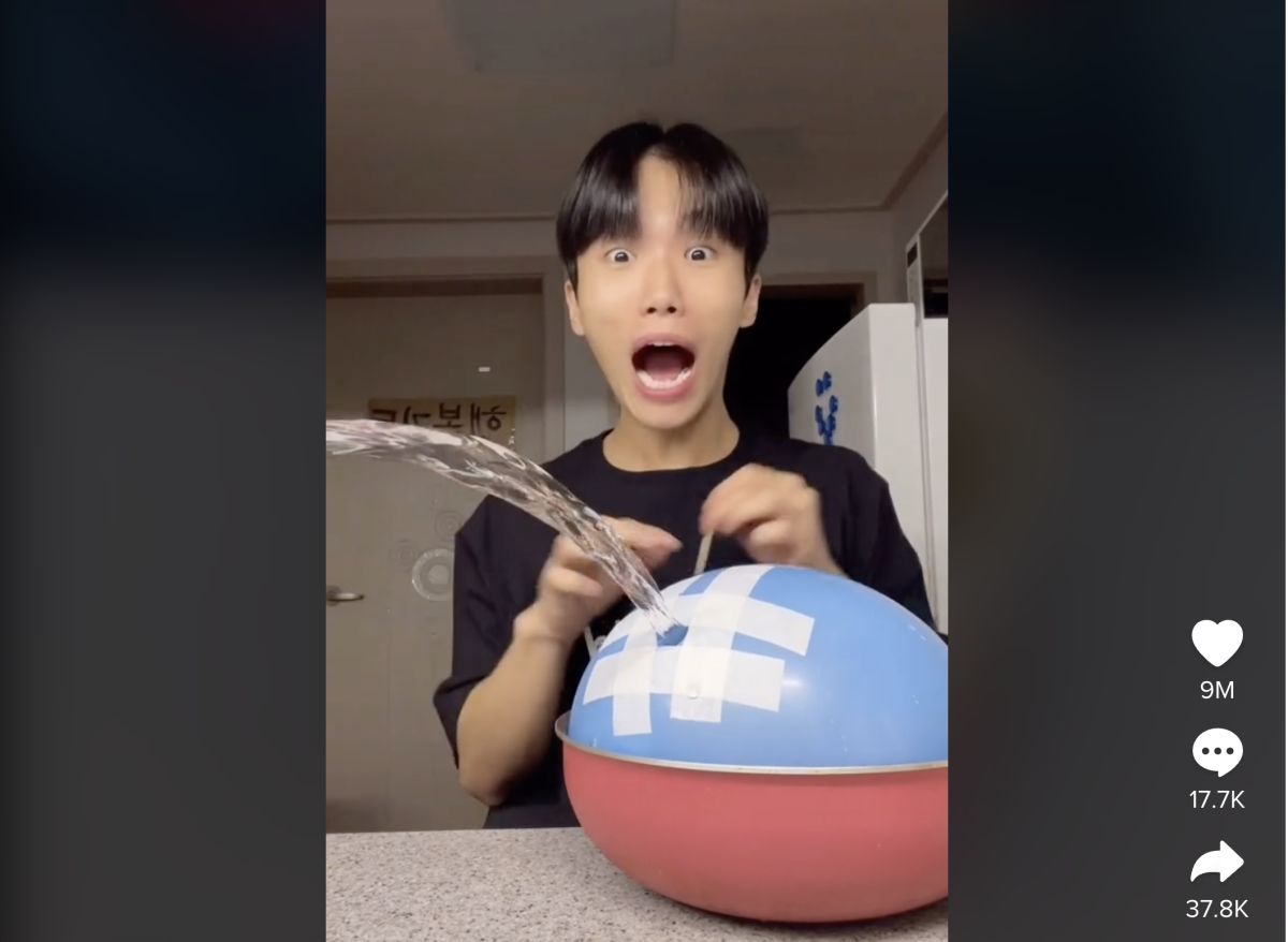 ▲TikTok 2022年全球爆紅影片是在影片中會驚呼「Mama」的韓國網紅「Mama Guy」。(圖／翻攝影片)