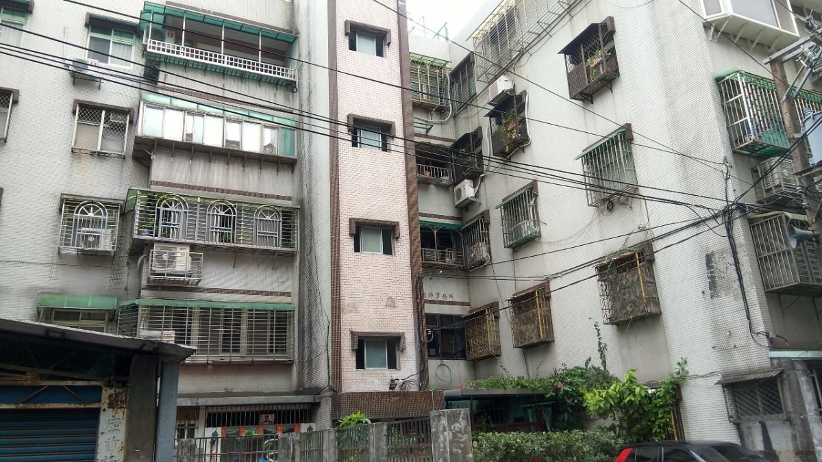 ▲今年第三季屋齡50年以上老舊住宅首度超過百萬戶，其中數量最多的是台北市的12.5萬戶。（圖／NOWnews資料照片）