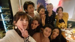 昆凌一張8人自拍「含金量爆表」 5萬人朝聖:臉都像P的