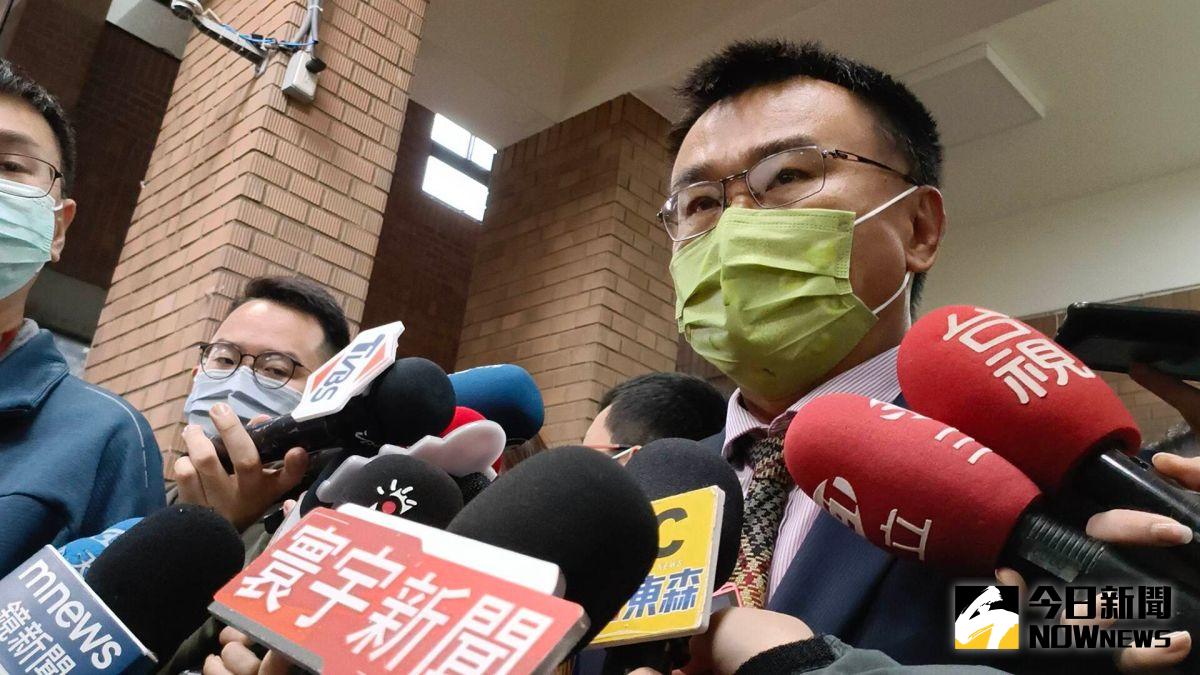 ▲農委會主委陳吉仲今（9）日被問及是否之後將要國民「餐餐吃漁產」，陳表示因應措施有很多種，午仔魚會特別加強內銷。（圖／記者許若茵攝，2022.12.09）