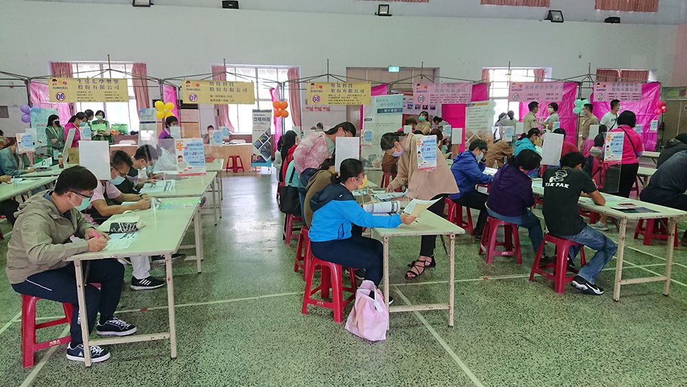 ▲年前舉辦大型徵才活動提供大量職缺，吸引求、轉職人潮（圖／新營就業中心提供）