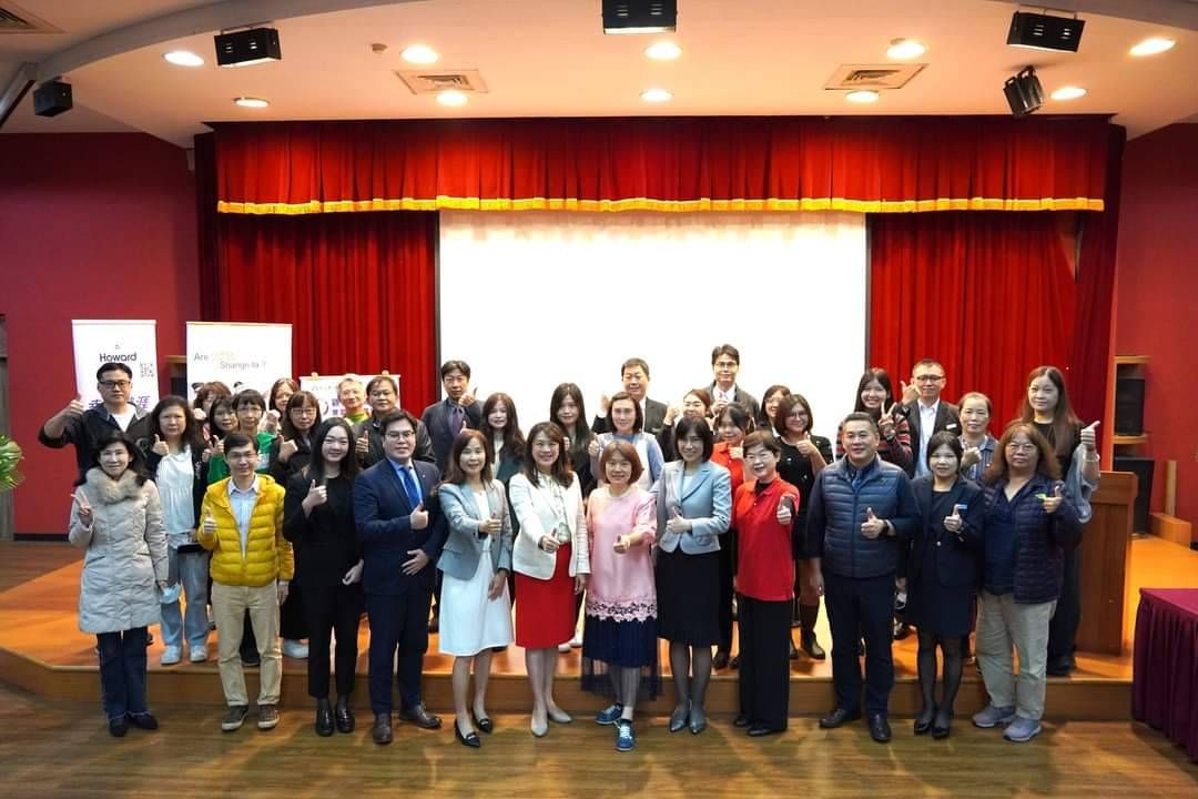 ▲：國際同濟會台灣總會竹苗區張金滄主席(左六)代表捐贈輪椅35台予臺北榮總新竹分院，由陳曾基院長(左五)及陳炫達副院長(左四)代表接受並致贈感謝狀。（圖/北榮新竹分院提供）