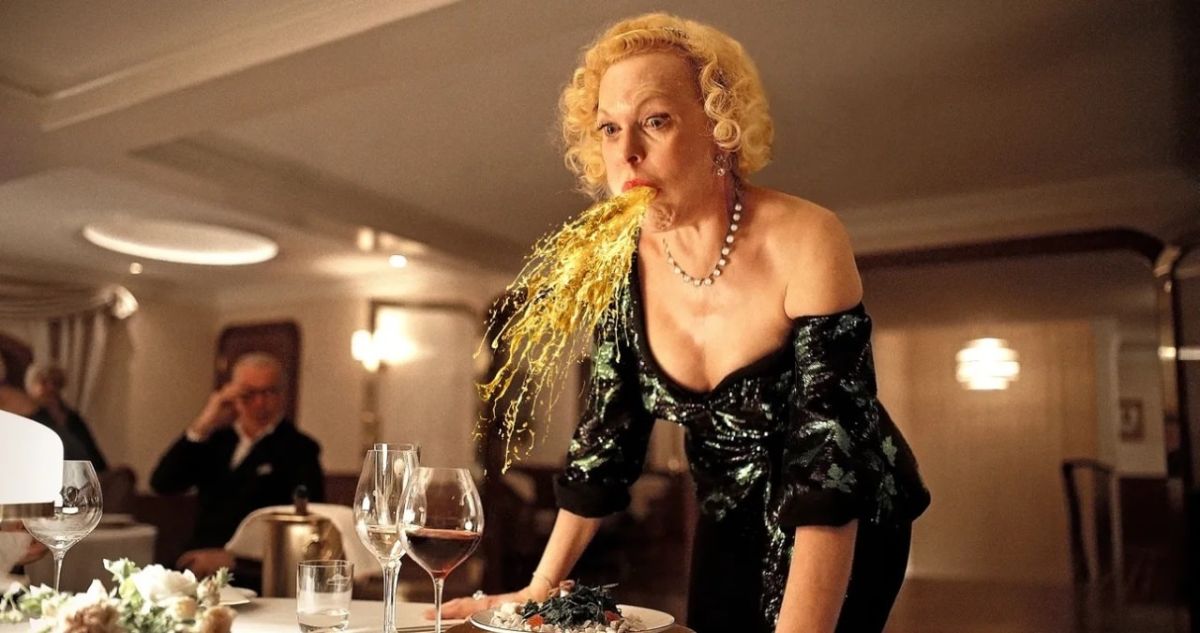 ▲瑞典導演魯本奧斯倫新片《瘋狂富作用》強攻資本主義的階級鬥爭，處處充滿峰迴路轉，本片能讓導演連莊拿下金棕櫚大獎，並非意外僥倖。（圖／CatchPlay）