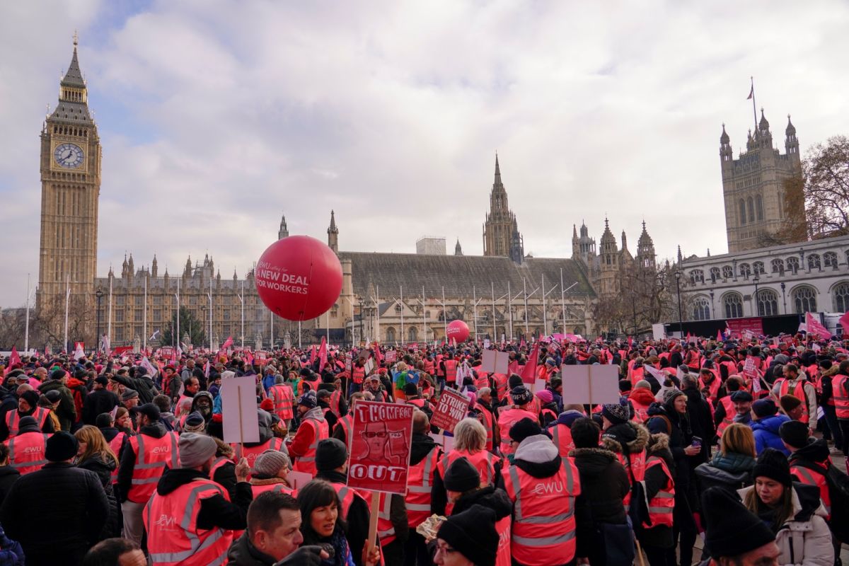 ▲英國護理師本週準備舉行工會「皇家護理學院」106年歷史上的首次罷工，他們堅稱，這是不得已而為之的「最後手段」。示意圖。（圖／美聯社／達志影像）