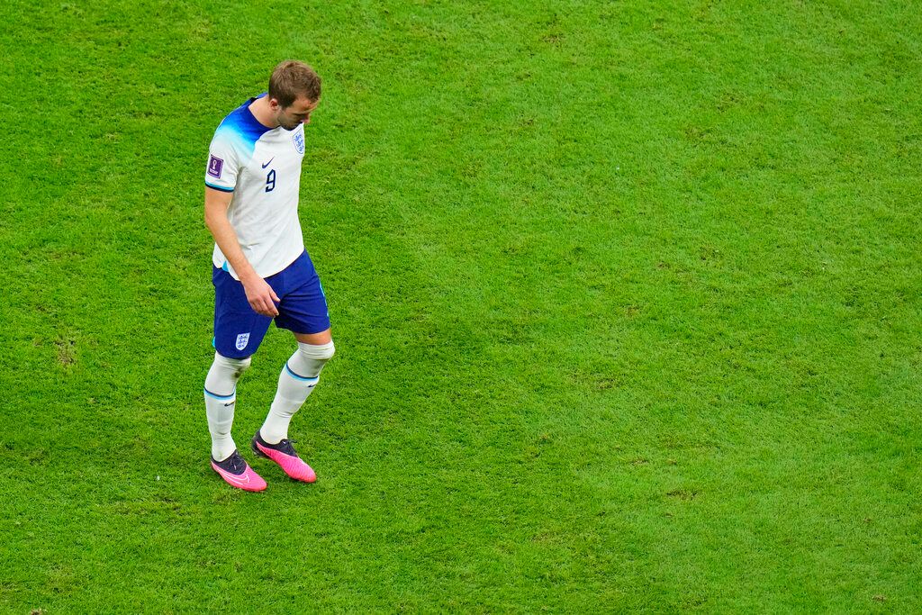 ▲英格蘭遭淘汰，Harry Kane非常懊惱。（圖／美聯社／達志影像）