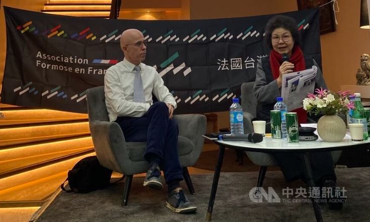 ▲人權會主委陳菊（右）為台灣民主化歷程的見證者，在美麗島事件43週年之際，10日於人權宣言起源地法國舉辦人權奮鬥史講座具有重要意義。中央社記者曾婷瑄巴黎攝 111年12月11日