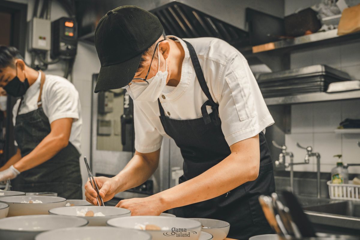 ▲黃偉嘉在「遊戲橘子」擔任「客座／作Guests House」主廚。（圖／普橘島提供）