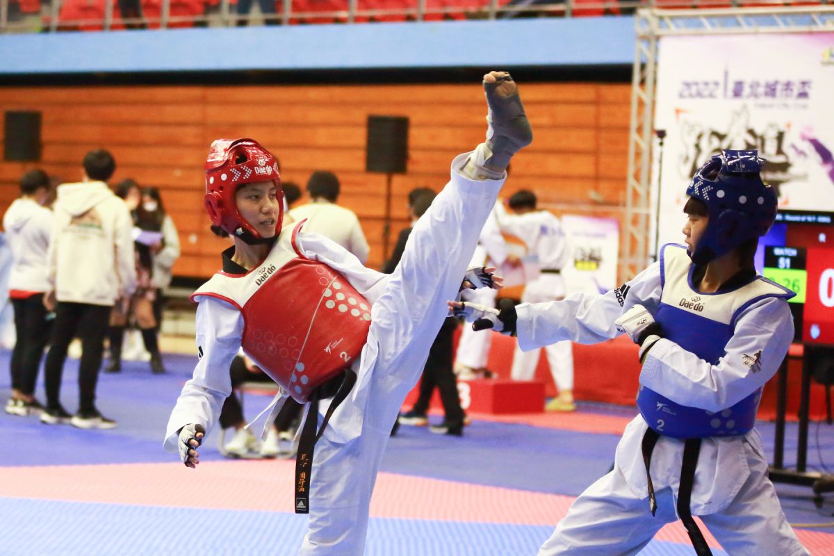 ▲彰師大周紓涵繼日前總統盃摘金後，今再以全勝之姿在女子53公斤級封后。大會提供