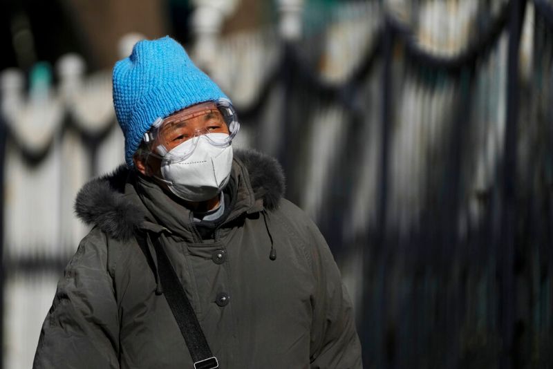 中國疫情嚴峻　專家籲子女返家探親戴N95口罩