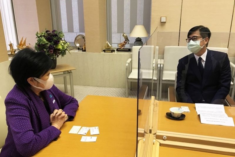 ▲陳其邁與小池百合子談論市政經驗及台日友誼心得。（圖／高雄市政府提供）