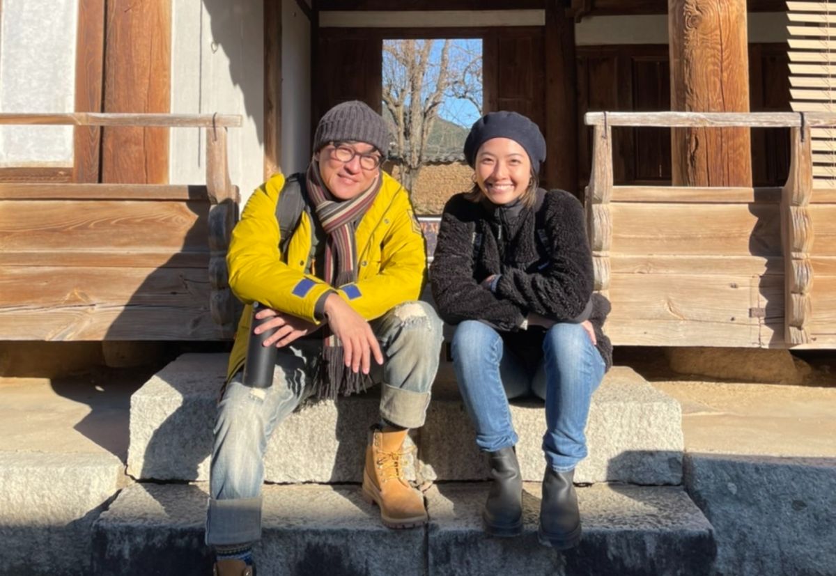 ▲詹姆士（左）日前到韓國出外景，右為黃湘婷。（圖／八大提供）