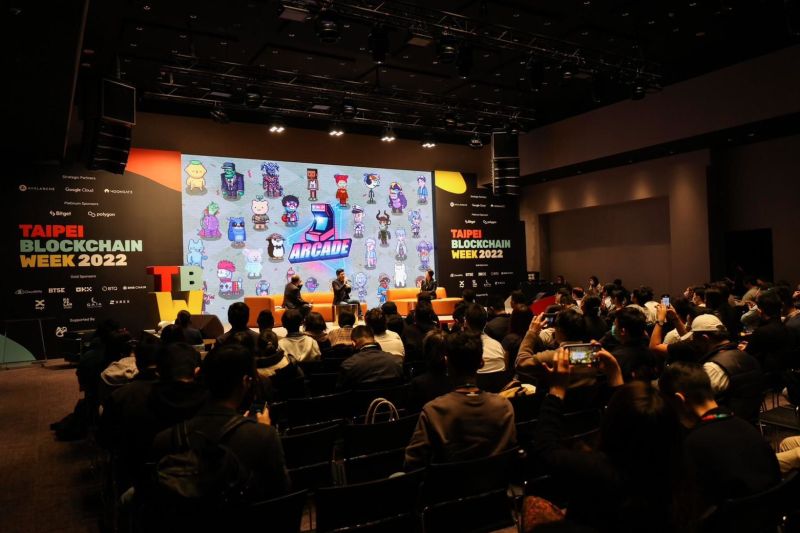 ▲台灣首次舉辦的「2022年台北區塊鏈週Taipei Blockchain Week」於12日舉行開幕儀式,首日即超過800位貴賓出席、逾30家廠商共同參與,1300張門票一掃而空。(圖/台北區塊鏈週提供)