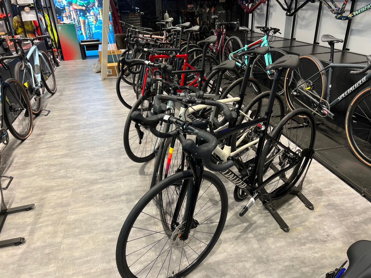 ▲自行車零售商業者指出，不只巨大集團，進入後疫情時代，各腳踏車品牌都會出現大量庫存的情況。（圖／記者張志浩攝）