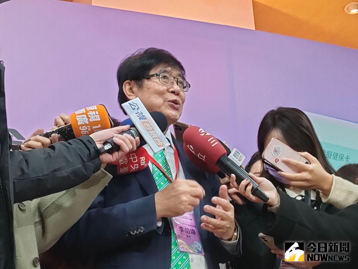 ▲健保署長李伯璋提到，健保署長期針對偏遠地區醫療挹注資源，除了將醫事人員送進去，「透過遠距、視訊，成就無藩籬的醫療服務新模式。透過虛擬健保卡，將台灣每一個有醫療需要的角落串接起來」。（圖／記者許若茵攝，2022.12.13）