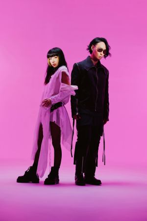 原子邦妮推出全新專輯《無情怪物》。(圖/華納音樂提供) ▲原子邦妮推出全新專輯《無情怪物》。(圖/華納音樂提供)