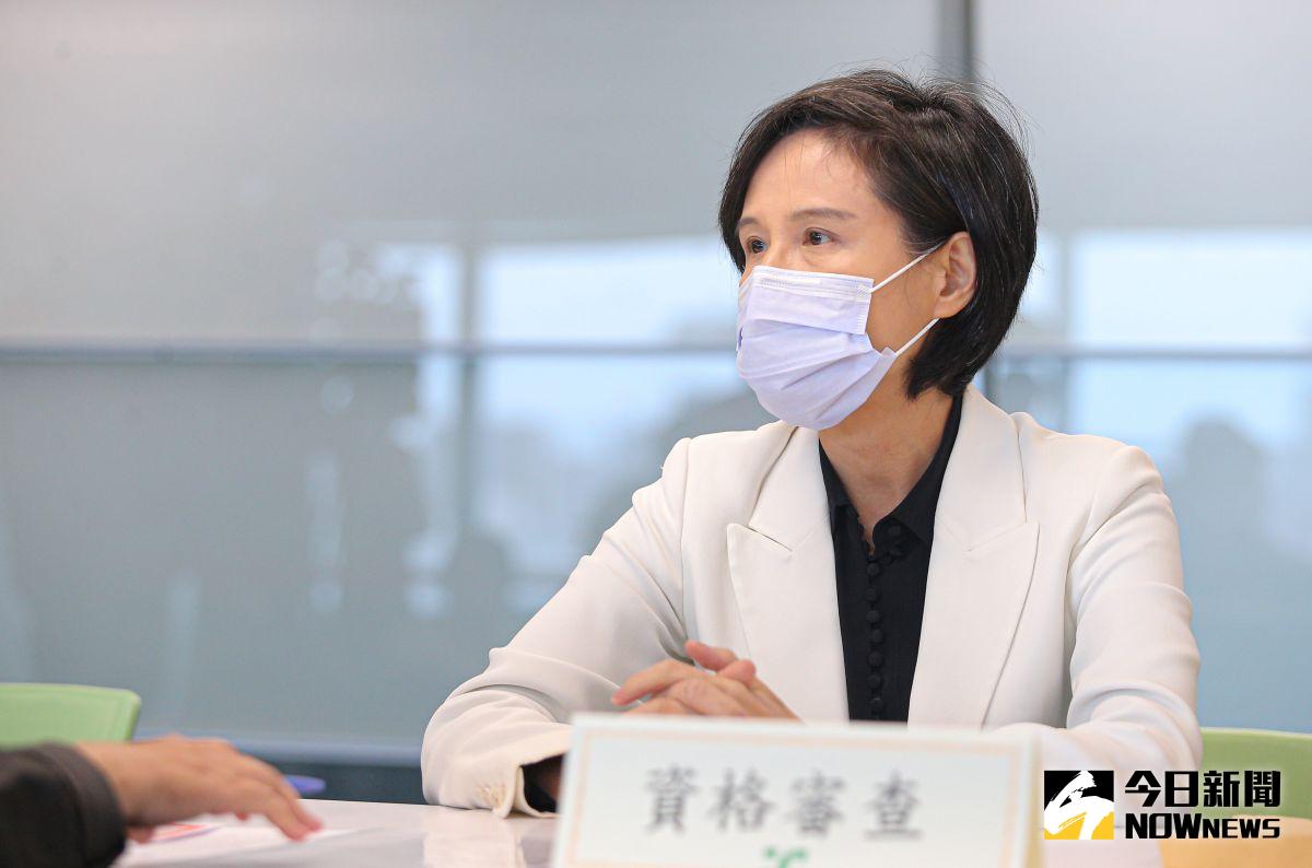 ▲賴清德委由鄭麗君代為登記，正式參選民進黨主席。（圖／記者葉政勳攝，2022.12.14）