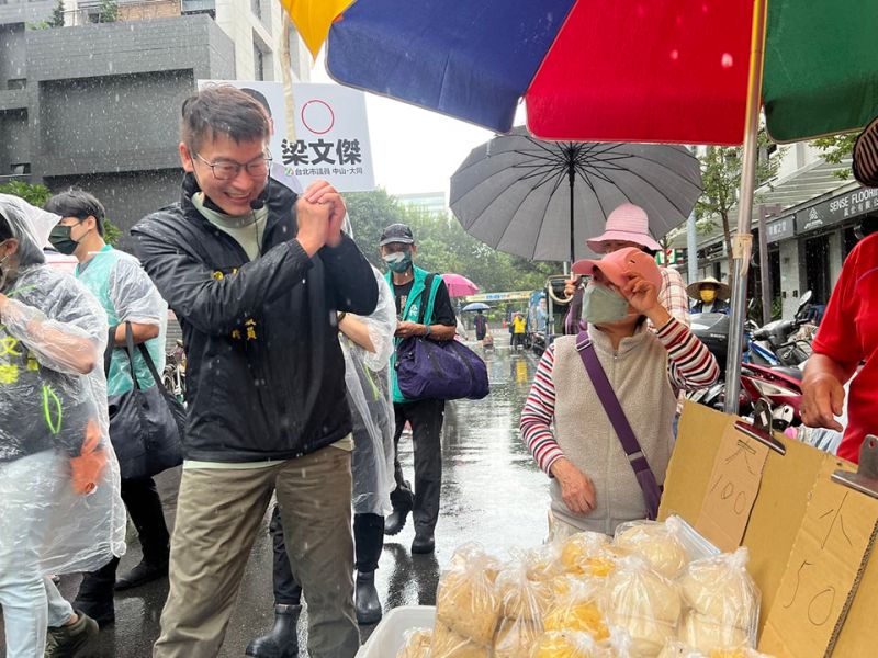 ▲梁文傑分析，民進黨在中山北松山區的基本盤輸給國民黨，若不攻擊，那要贏是作夢。（圖／翻攝自梁文傑臉書）