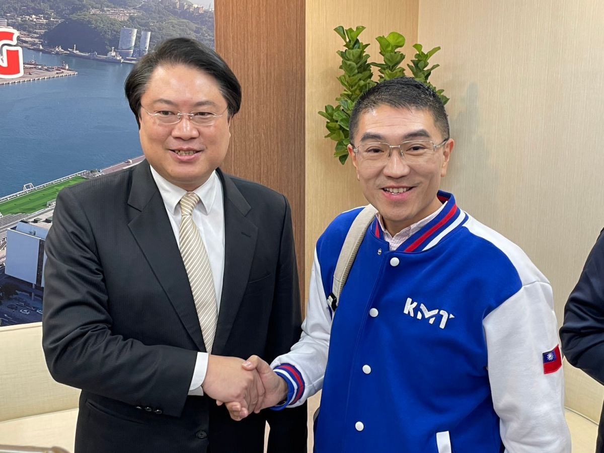 ▲林右昌允諾謝國樑邀請將出席跨年晚會，也邀請謝國樑參加市府耶誕晚會活動。（圖 ／資料照片）