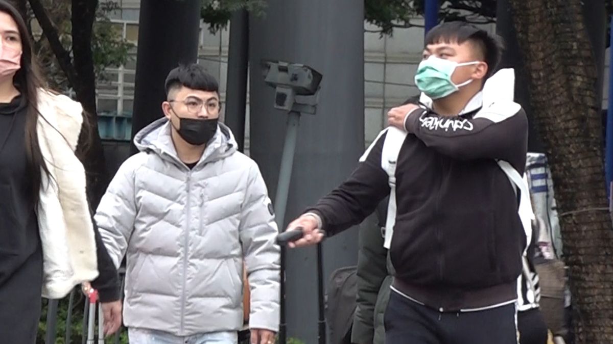 ▲中央氣象局提醒，今年春節假期天氣變化快速，明天小年夜白天高溫會稍微下降，初二迎接強度可能達寒流的冷空氣。（圖／記者葉政勳攝）