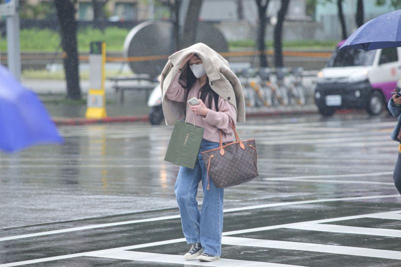 好天氣沒了！明起大台北轉雨「入秋最強冷空氣」這天報到| 生活