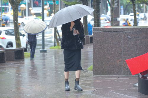 珍惜最後好天氣！明鋒面、東北季風報到　新竹以北、東部降溫轉雨
