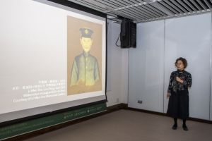 李梅樹120歲藝術紀念展 ▲策展人薛燕玲介紹「畫筆下的真實—李梅樹120歲藝術紀念展」策展理念及重點展品。(圖/文化部提供)