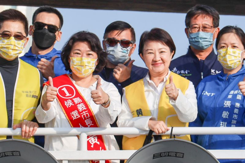 ▲台中市長盧秀燕與嘉義市長黃敏惠有多年私交，兩人日前分別獲得六都、全國施政滿意度第一名。（圖／黃敏惠競總提供，2022.12.15）