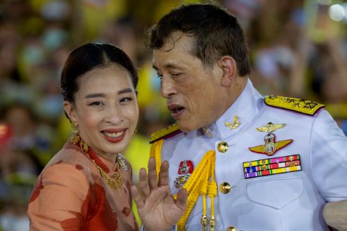 泰王瓦吉拉隆功痛失長女！繼承人恐成問題　「九世詛咒」陰影再起