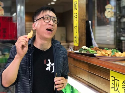 ▲苦苓被問廖科溢偷吃醜聞,真實反應曝光。(圖/翻攝自苦苓臉書) ▲苦苓被問廖科溢偷吃醜聞,真實反應曝光。(圖/翻攝自苦苓臉書)