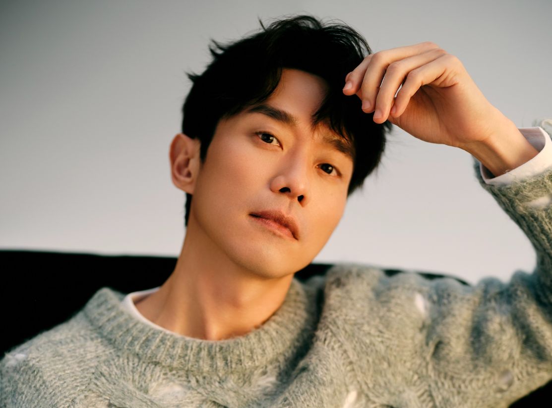 ▲張棟樑（如圖）的成名曲〈當你孤單你會想起誰〉其實是翻唱，真正的原唱是NBC新少年俱樂部，其中團員蔡議樟曾替劉德華寫過歌。（圖／HEADLINE音樂提供）