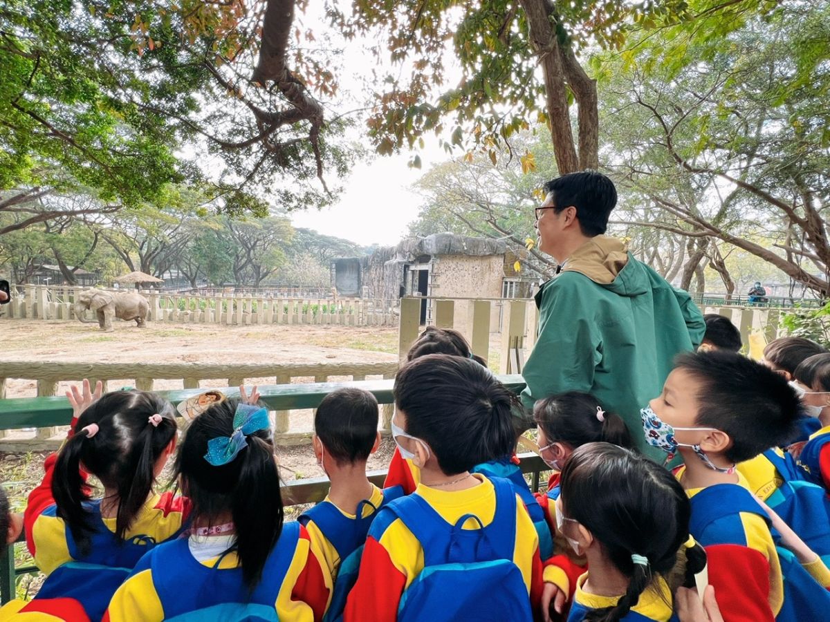 ▲228連假小朋友吵著想出門嗎？家長們不妨來看看網友們一致激推的6大超人氣動物園名單！有剛重新開幕的高雄壽山動物園、台北市立動物園等，提供你遛小孩靈感喔。（圖／高市府觀光局提供）