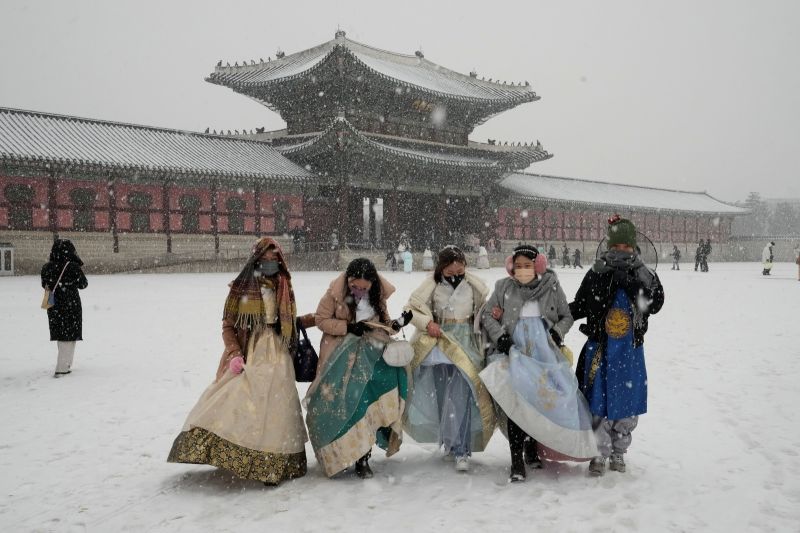 ▲韓國本週末也迎來今年入冬以來最強的寒冷天氣。（圖／美聯社／達志影像）
