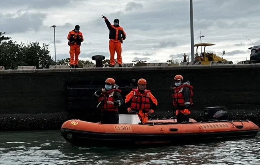 ▲高科大今天發生28名學生落海意外，所幸全部獲救。（圖／翻攝畫面）