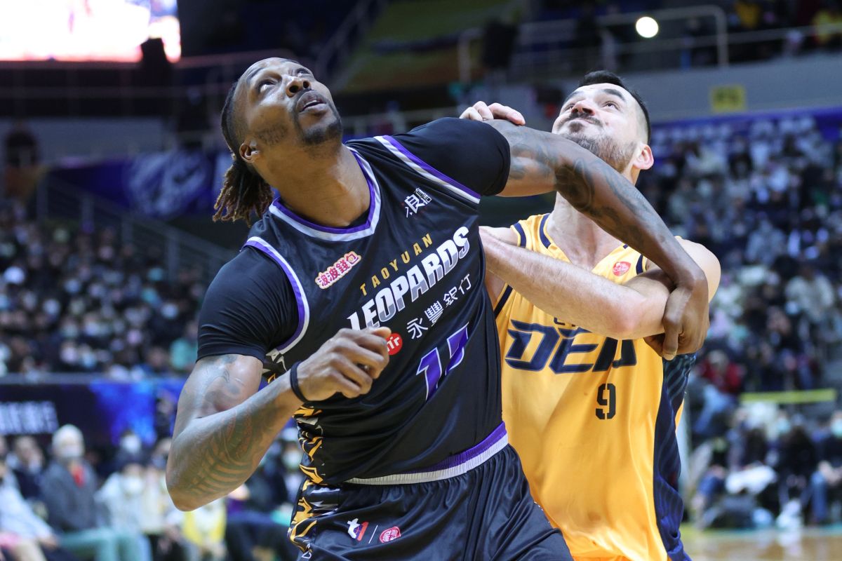 ▲霍華德(左)17日首度在客場出戰，得分寫下來台新低。（圖／球團提供）