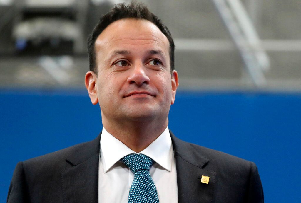 ▲繼2017年至2020年首度出任愛爾蘭總理後，副總理瓦拉德卡（Leo Varadkar）今天第二度接任總理，這是根據2020年執政聯盟協議所進行的權力交接。（圖／美聯社／達志影像）