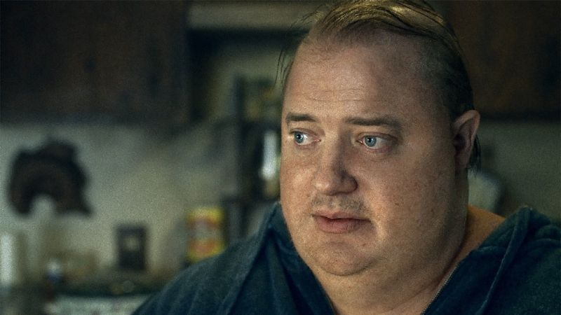 ▲布蘭登費雪在電影《我的鯨魚老爸》片中飾演暴食症患者。（圖／車庫娛樂提供）