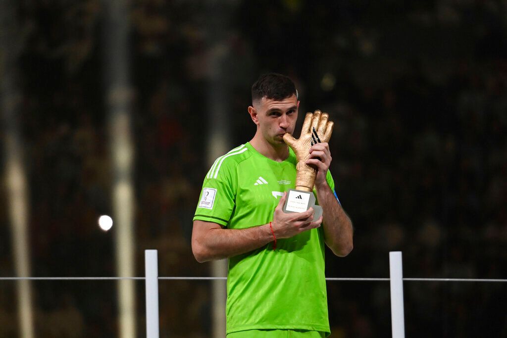 ▲門將馬丁尼茲（Emiliano Martinez）獲得「金手套獎」，意味成為本屆最佳守門員。（圖／美聯社／達志影像）