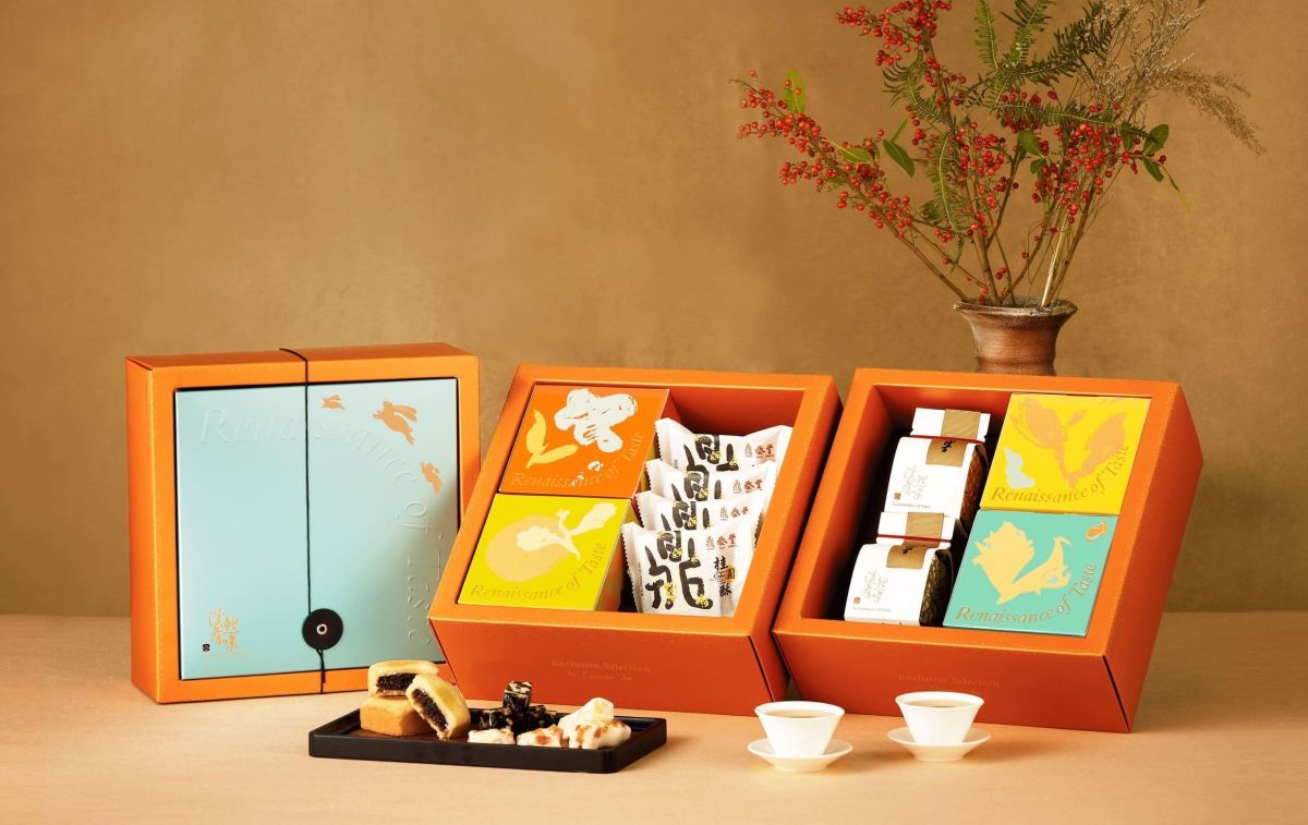 ▲2023過年送禮指南！超人氣伴手禮、早鳥禮盒優惠報到，「淡然有味」 摘金茶葉禮盒，吃得到鼎泰豐隱藏版桂圓酥；微熱山丘新春「六小福」禮盒，一次吃到6款經典美味與福氣；水根肉乾迎接兔年聯名卡娜赫拉的小動物，萌吃青花椒口味；青鳥旅行也打造「卯兔」鐵盒早鳥優惠。（圖／淡然有味提供）