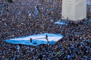 通膨逼近3位數、政治不穩！外媒：梅西為阿根廷帶來歡欣
