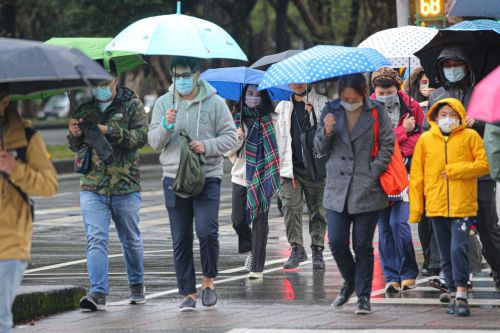 南投中寮7.5度！冷氣團陪過聖誕節　「全台雨彈連轟2天」時間出爐
