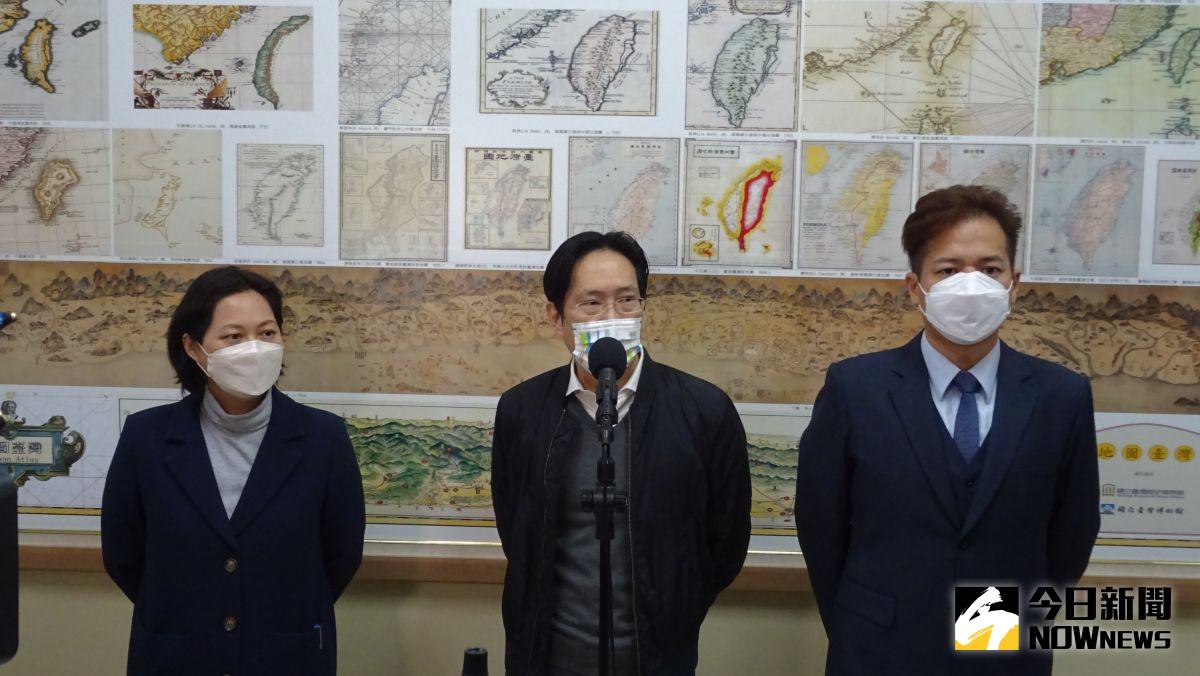 ▲綠委提案選舉公報列入「學歷」的項目刪除，但是在立院程序委員會就遭遇卡關，暫緩列案。台灣民眾黨圖痛批倒因為果，剝奪人民知的權利。（圖／記者呂炯昌攝，2022.12.21）