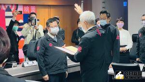 鄭文燦總辭 ▲桃園市長鄭文燦8年任期再過4天屆滿,今日鄭主持任內最後一次的市政會議,副市長李憲明率一級機關政務首長總辭。(圖/記者李春台攝,2022.12.21)