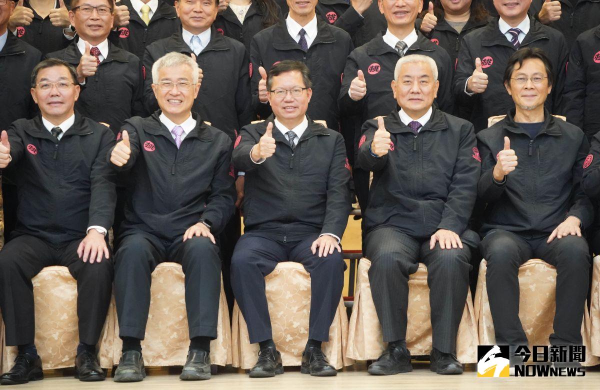 ▲對於小內閣有5位局處長留任，4位副局長或參事升任一事，鄭文燦表示，對於新任市長人事權給予尊重跟祝福，最後還是要看未來工作表現能否福大家的期待。（圖／記者李春台攝，2022.12.21）