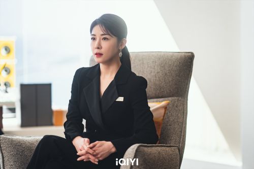 ▲河智苑的綜藝片段曝光後也意外掀起「演員安全」的討論,雖說拍攝受傷在所難免,但影迷們還是希望能率先多加保障演員的安全問題。(圖/愛奇藝國際站)。(圖/愛奇藝國際站) ▲河智苑的綜藝片段曝光後也意外掀起「演員安全」的討論,雖說拍攝受傷在所難免,但影迷們還是希望能率先多加保障演員的安全問題。(圖/愛奇藝國際站)