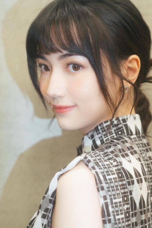 ▲32歲黑嘉嘉是台、澳混血，擁有不食人間煙火的空靈美貌及嬌滴滴奶音，日本媒體曾經盛讚她是「千年一遇的美女棋士」、「圍棋界的佐佐木希」。（圖／翻攝自黑嘉嘉臉書）