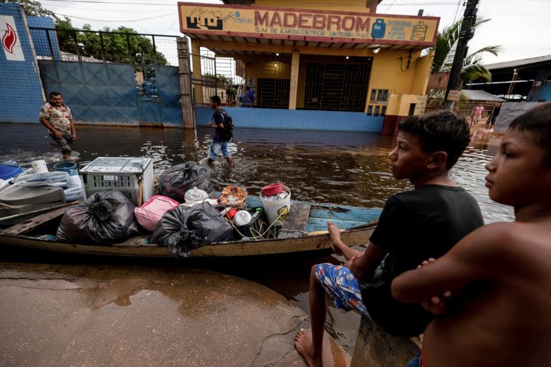 ▲自然現象和溫室氣體排放，導致巴西發生越來越多極端天氣事件，帶來洪水和乾旱，釀成嚴重災害。（圖／美聯社／達志影像）