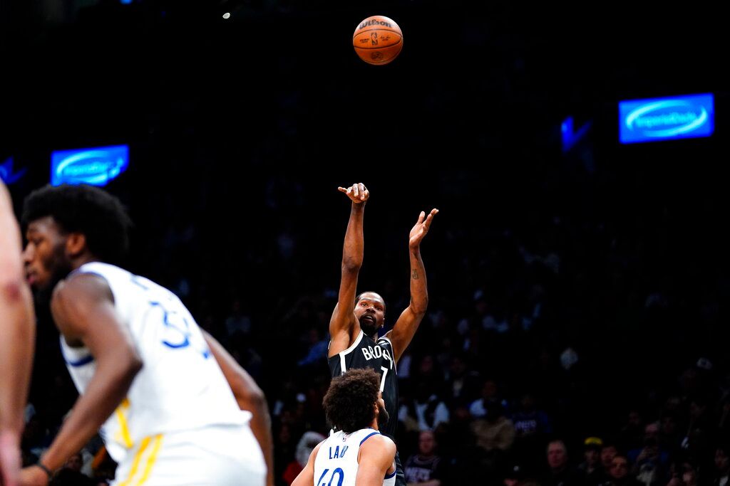 ▲布魯克林籃網30分差血洗金州勇士（圖／美聯社／達志影像）