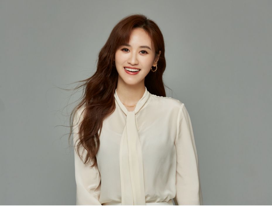 ▲Sandy吳姍儒擔綱文總「WE ARE我們的除夕夜」節目主持人。（圖／文總提供）