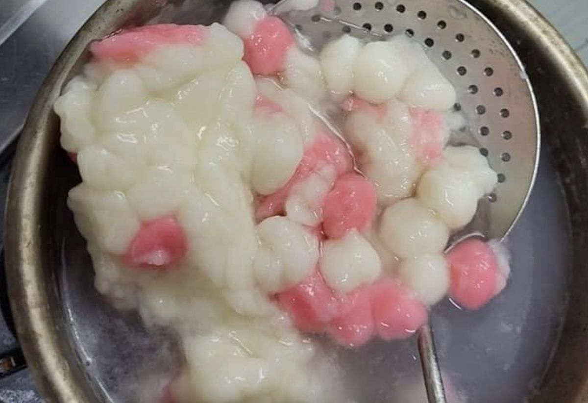 ▲一名網友曬出他煮完湯圓的失敗成品照，讓5000多名網友看呆。（圖／翻攝自臉書社團「爆廢公社二館」）