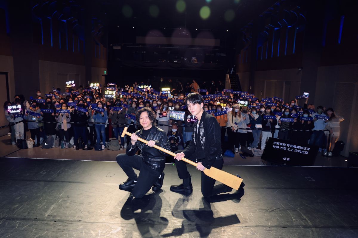 ▲邱鋒澤（右）舉辦發片記者會，還加碼曝光「三喜訊」。（圖／原音兄弟提供）